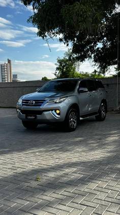 TOYOTA HILUX SW4 2.7 SR 4X2 16V FLEX 4P MANUAL TOYOTA HILUX SW4 2.7 SR 4X2 16V FLEX 4P MANUAL